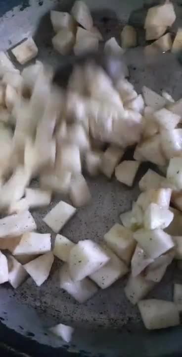 Foto del paso 1 de la receta: Bocaditos de manzana y pasas de uva🌺