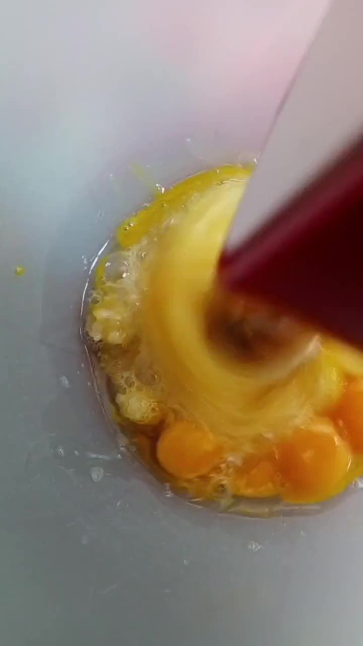 Foto langkah ke 2 dari resep Bolu Kukus Bakerpad.