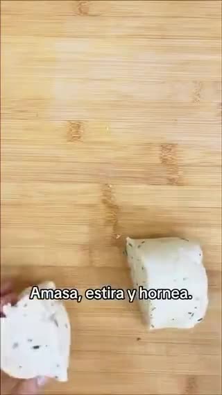 Foto del paso 2 de la receta: Galletas saladas de masa madre de descarte