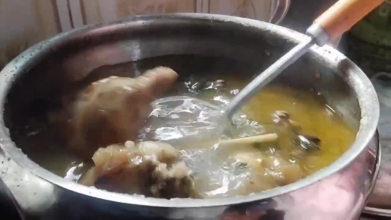 Foto langkah ke 2 dari resep Sop kaki sapi.