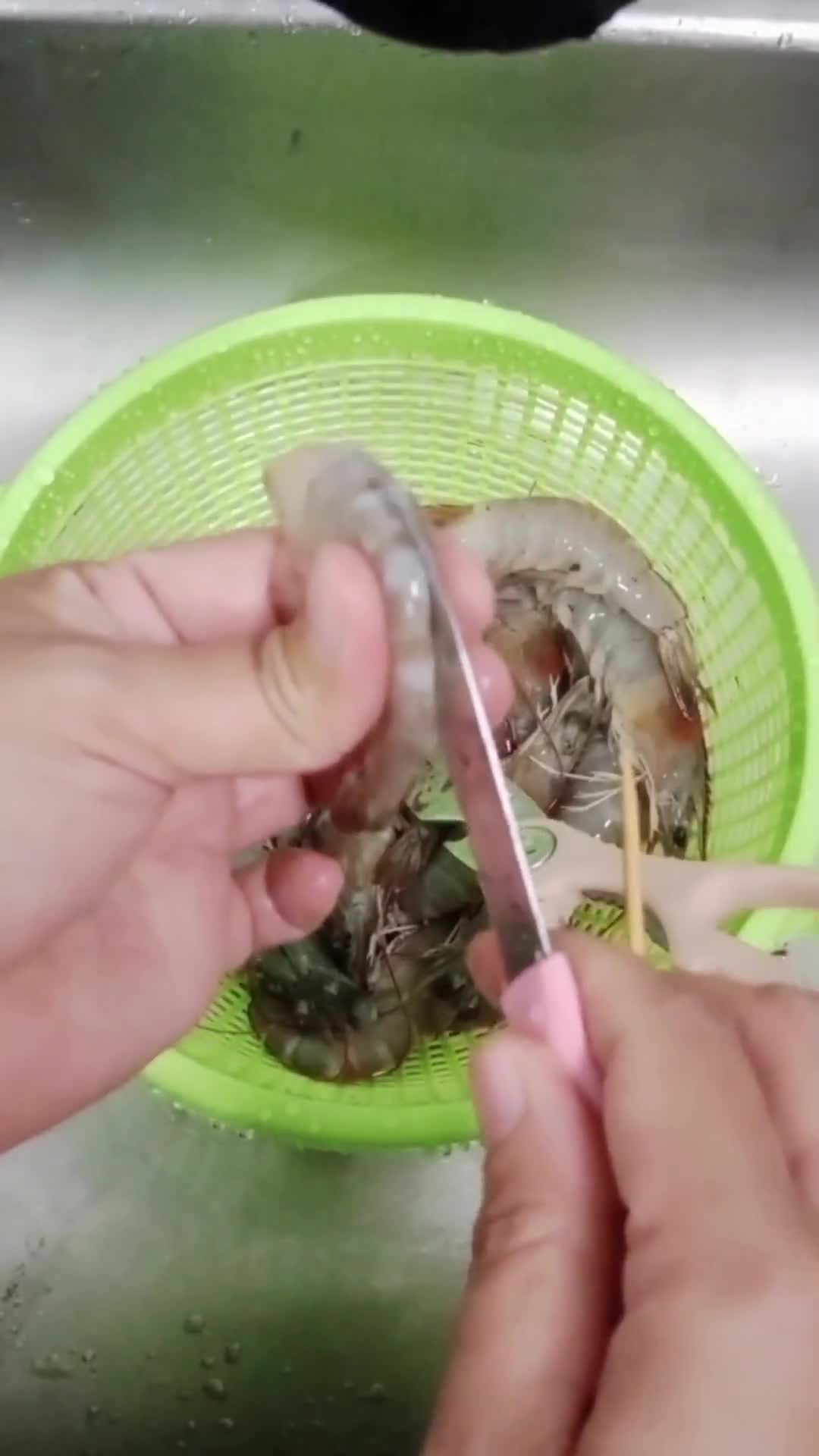 Foto langkah ke 1 dari resep Ebi Furai/Japanese Fried Shrimp.