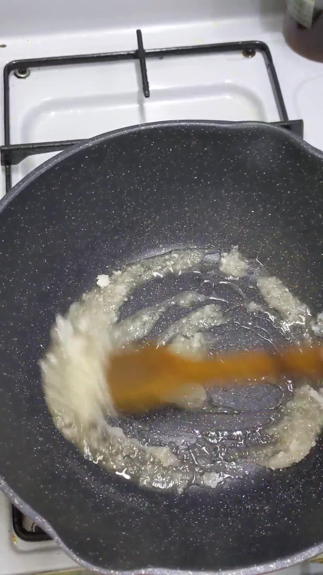 Gambar langkah 1 resipi Apam Gula Hangus Rice Cooker.
