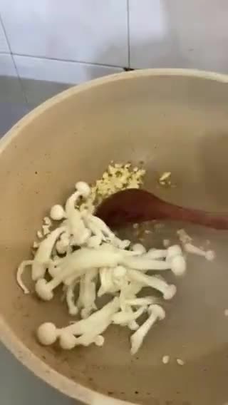 Foto langkah ke 5 dari resep Seaweed Tofu with enoki mushroom🍄.