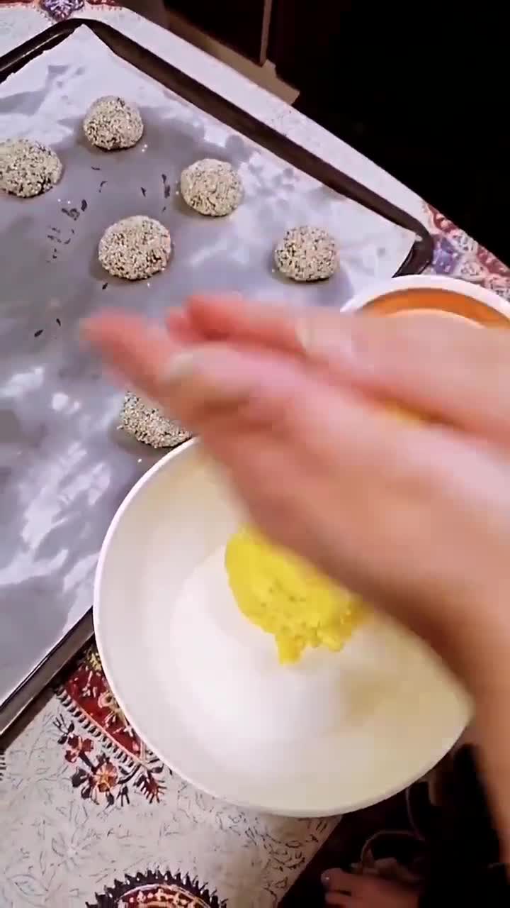 عکس مرحله 2 از دستور کلوچه کنجدی نرم