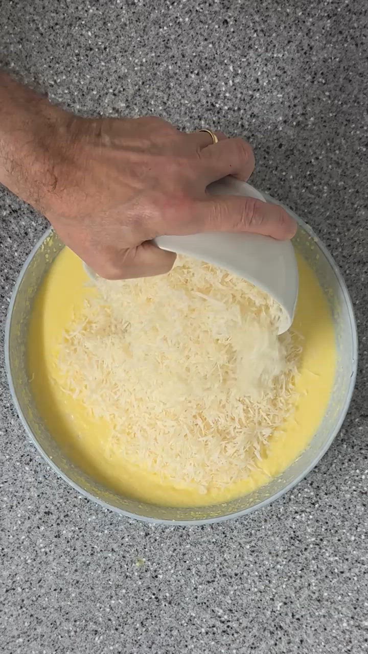 Foto del passaggio 3 della ricetta Torta al Cocco Morbida e Umida Senza Glutine