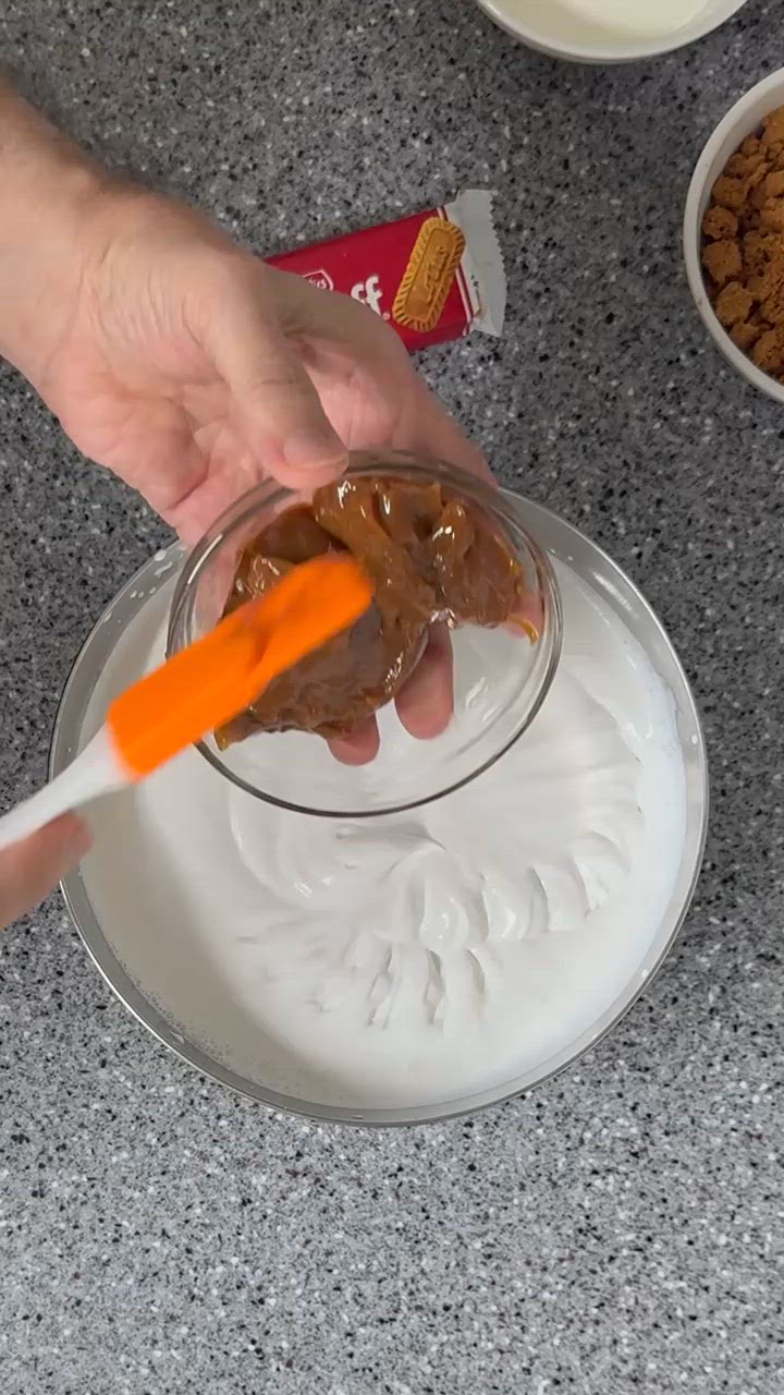 Foto del passaggio 2 della ricetta Mousse al Dulche de Leche e Biscoff