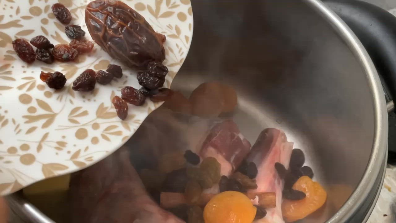 Une image de l'étape 3 de 🐝Pruneaux 🍗souris d’agneau confites🇩🇿.