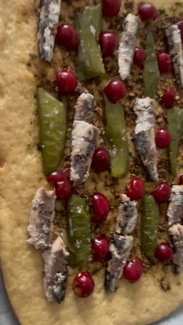 Foto del paso 14 de la receta Coca de Sardinillas y Cerezas con Salsa de Albahaca!!!!!