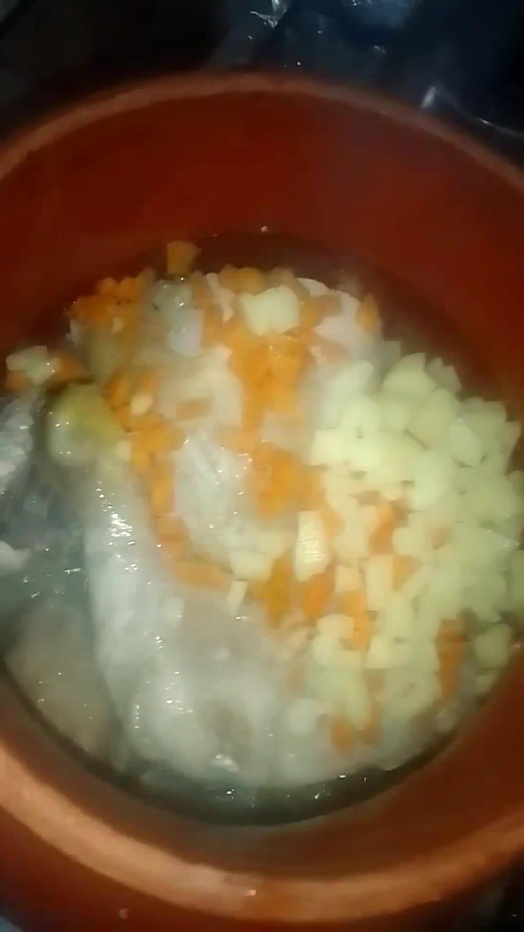 صورة لخطوة 6 من وصفة العيش 🍲بركوكس🥘 بزيت الزيتون🫒