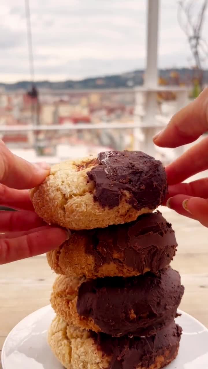 Foto del paso 3 de la receta: Cookies de coco y dulce de leche