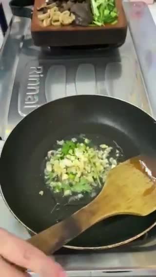 Foto langkah ke 3 dari resep Ikan steam hongkong 🐟🐟.