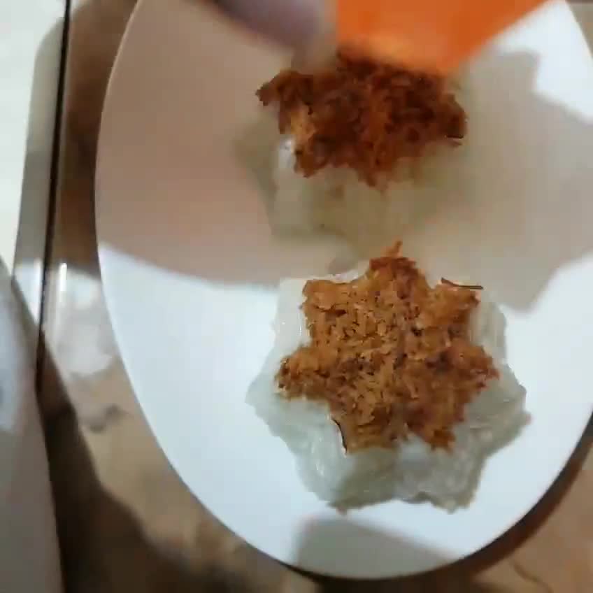 Foto langkah ke 5 dari resep Ketan Serundeng.