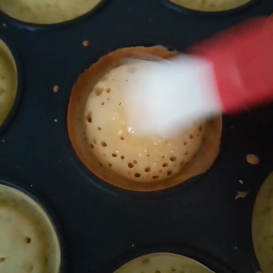 Foto langkah ke 4 dari resep Martabak Manis Mini Ekonomis.