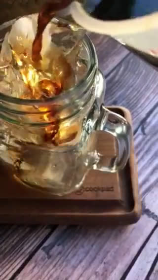 Gambar langkah 2 resipi Kopi O Ais.