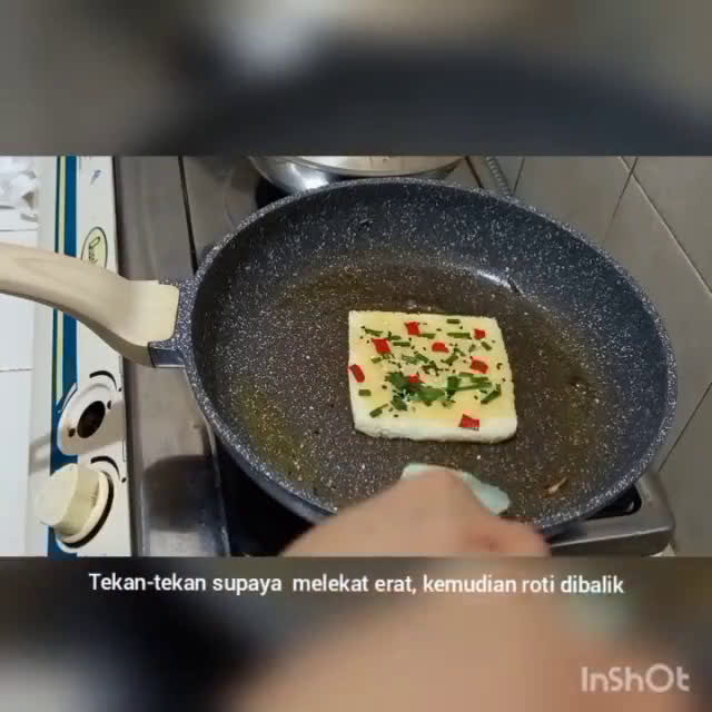 Foto langkah ke 2 dari resep Floss Roll Roti Tawar.