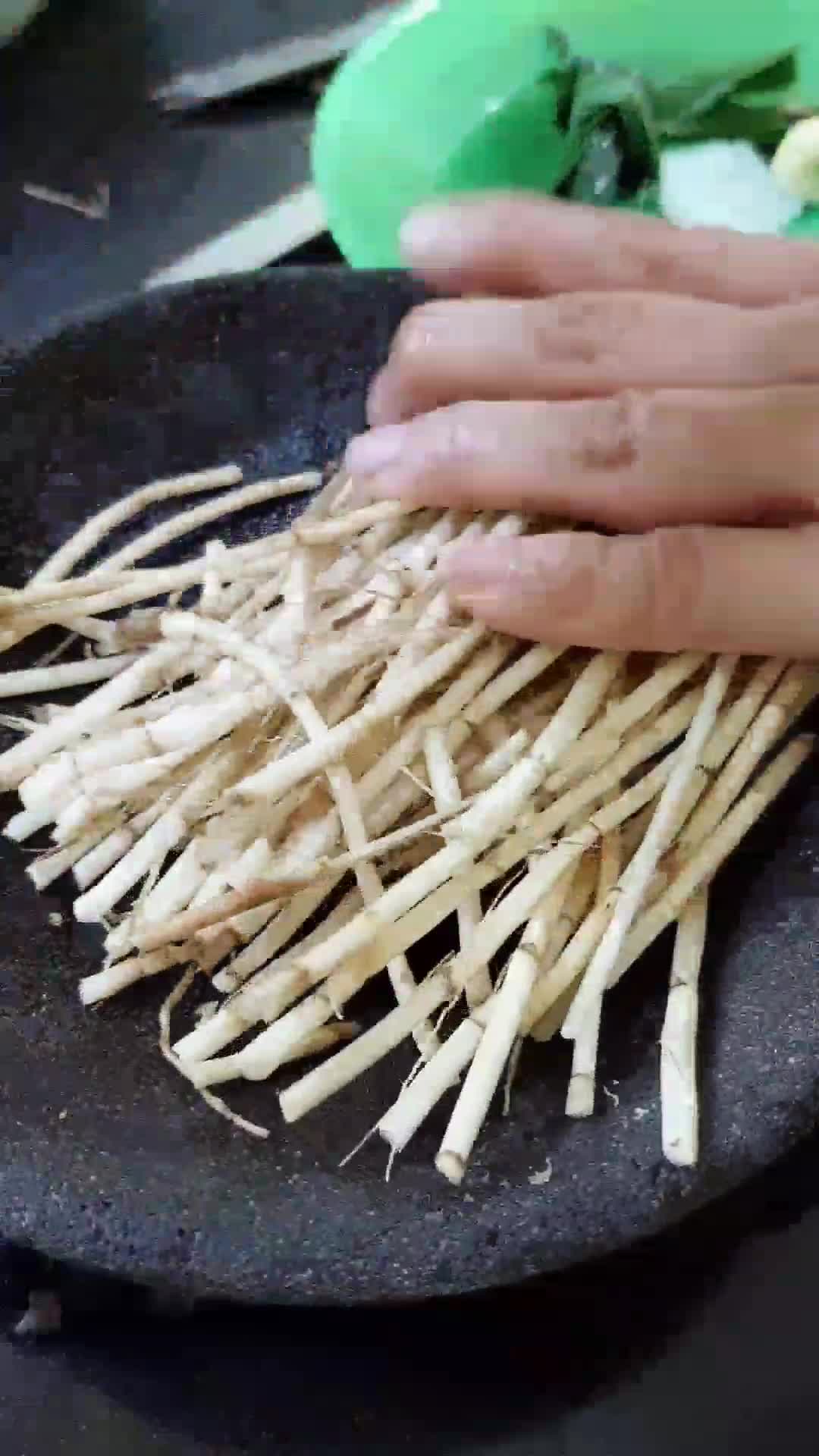 Foto langkah ke 1 dari resep Wedang Alang-Alang Biru (414).