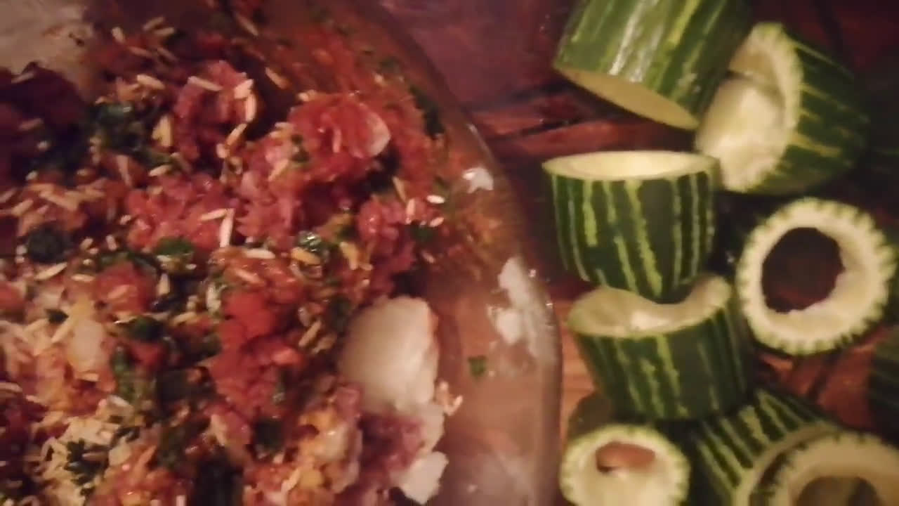 Une image de l'étape 3 de Courgettes farcies. Recette printanière à la djamicoo.