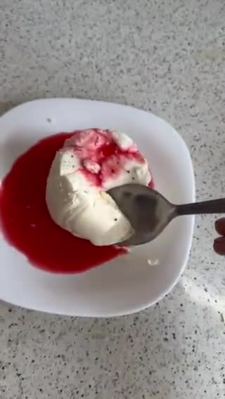 Foto del paso 10 de la receta: Panna cotta de vainilla con coulis de frambuesas