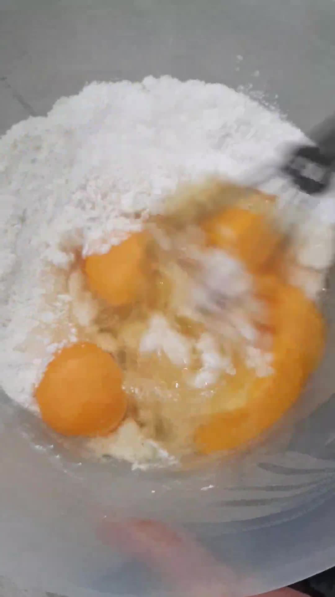 Foto langkah ke 2 dari resep Muffin Tape Singkong.