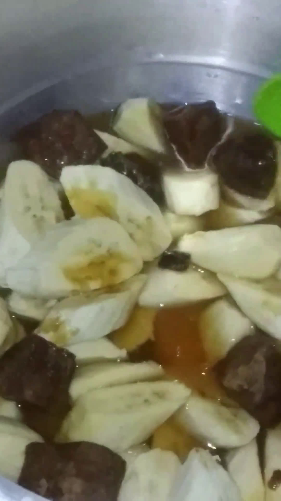 Foto langkah ke 1 dari resep Kolak pisang.
