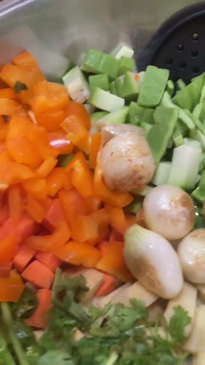 Foto del paso 2 de la receta: Delicioso hígado en caldo con verduras a la @jauregrill