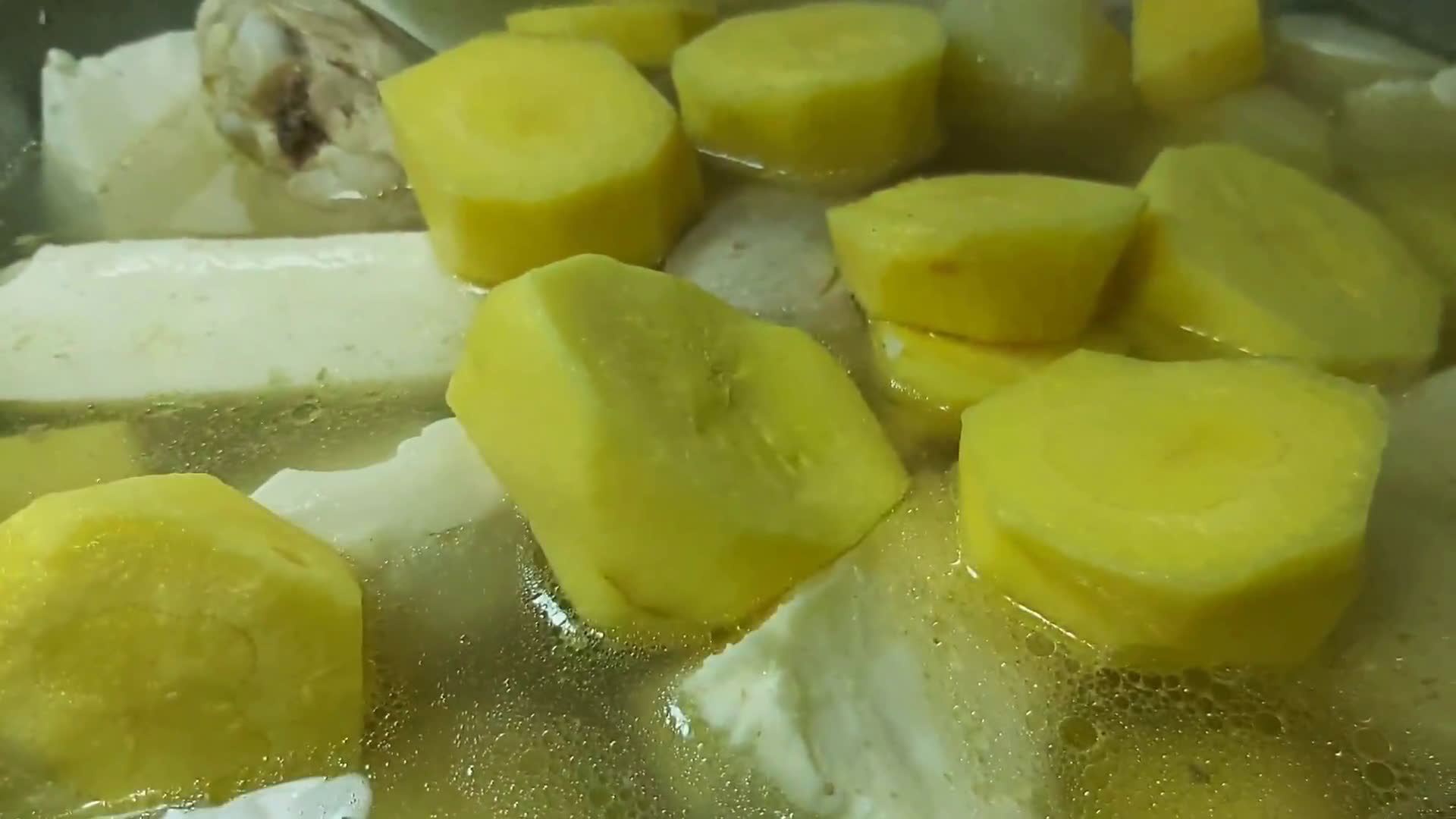 Foto del paso 6 de la receta: Sancocho trifásico pollo, cerdo, carne de res. #sancocho