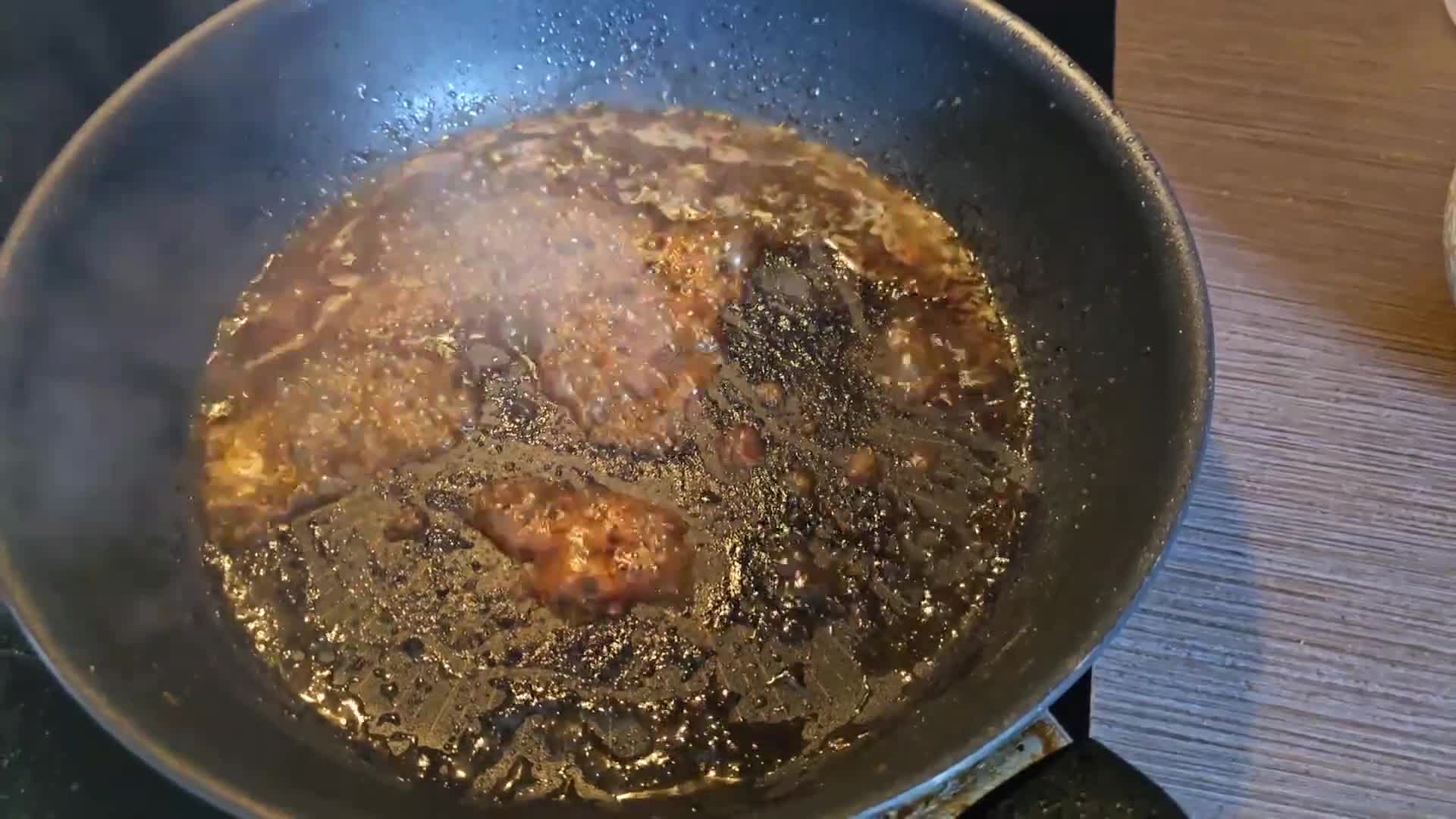 Steak, zöldbors-kapri mártás, medley zöldség recept fázis 3 fotója