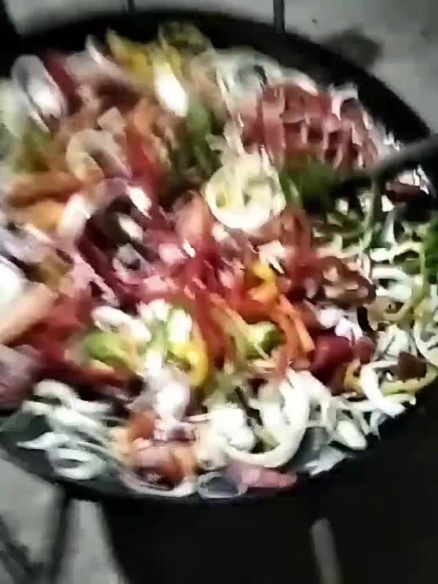 Foto del paso 4 de la receta: Bondiola al mix de morrones al disco
