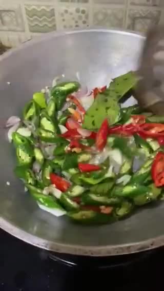 Foto langkah ke 3 dari resep Oseng Ati ampla cabe hijau.