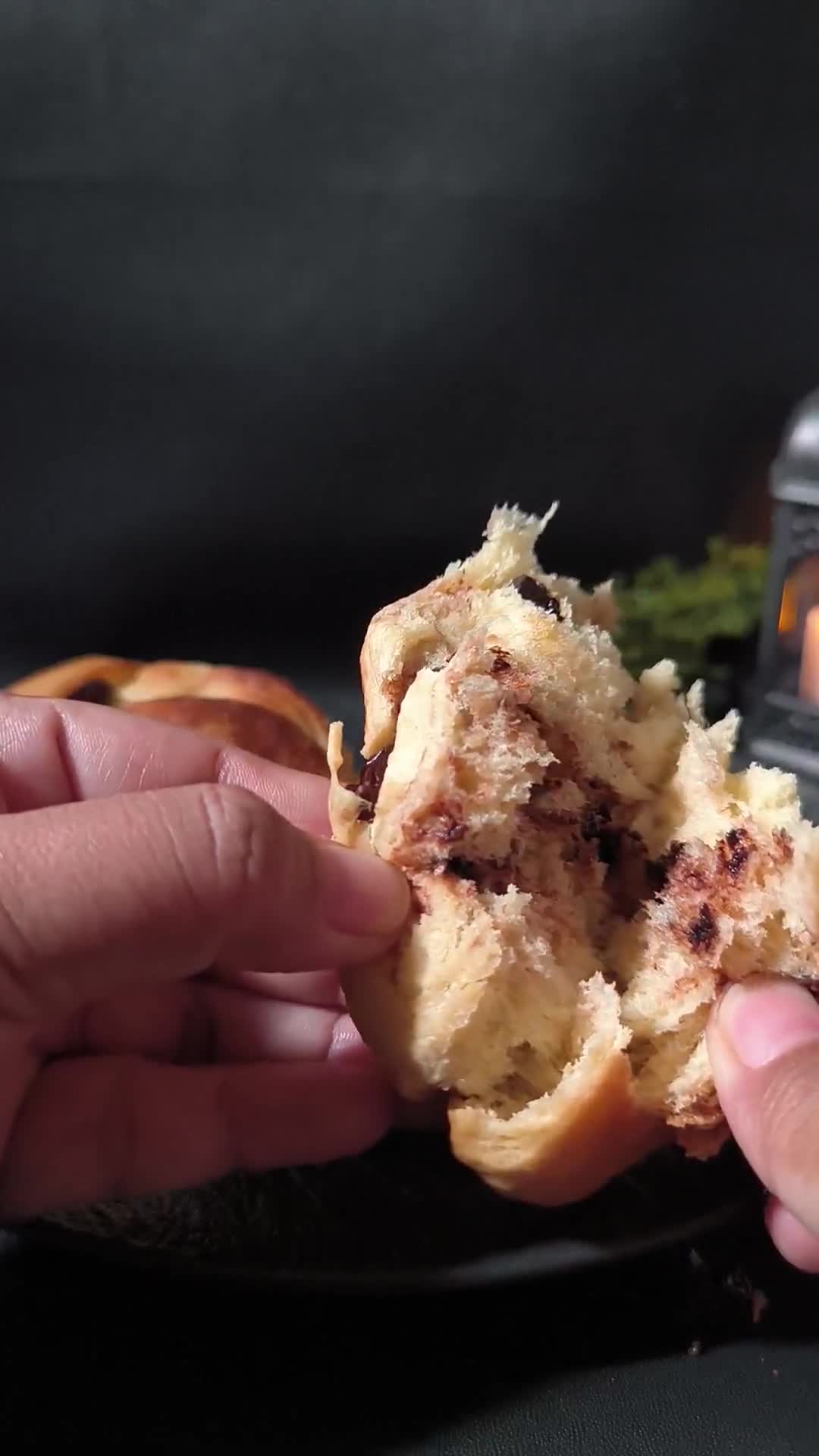 Foto langkah ke 5 dari resep Roti Kismis Chocochip.