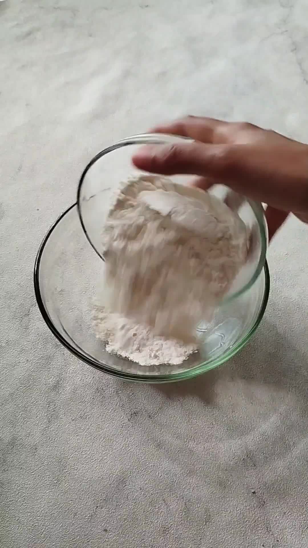Foto langkah ke 2 dari resep Banana Strudel.