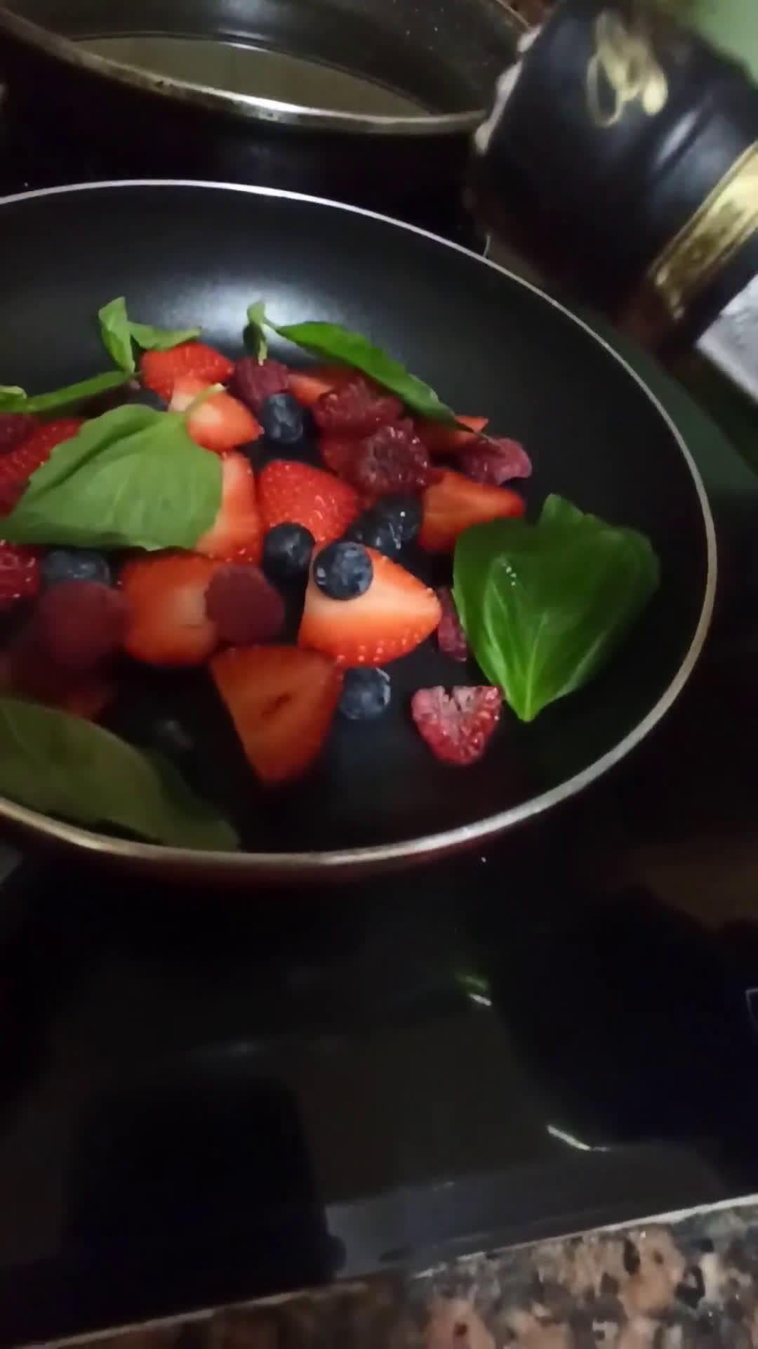 Foto del paso 1 de la receta: Salmón con mermelada de frutos del bosque
