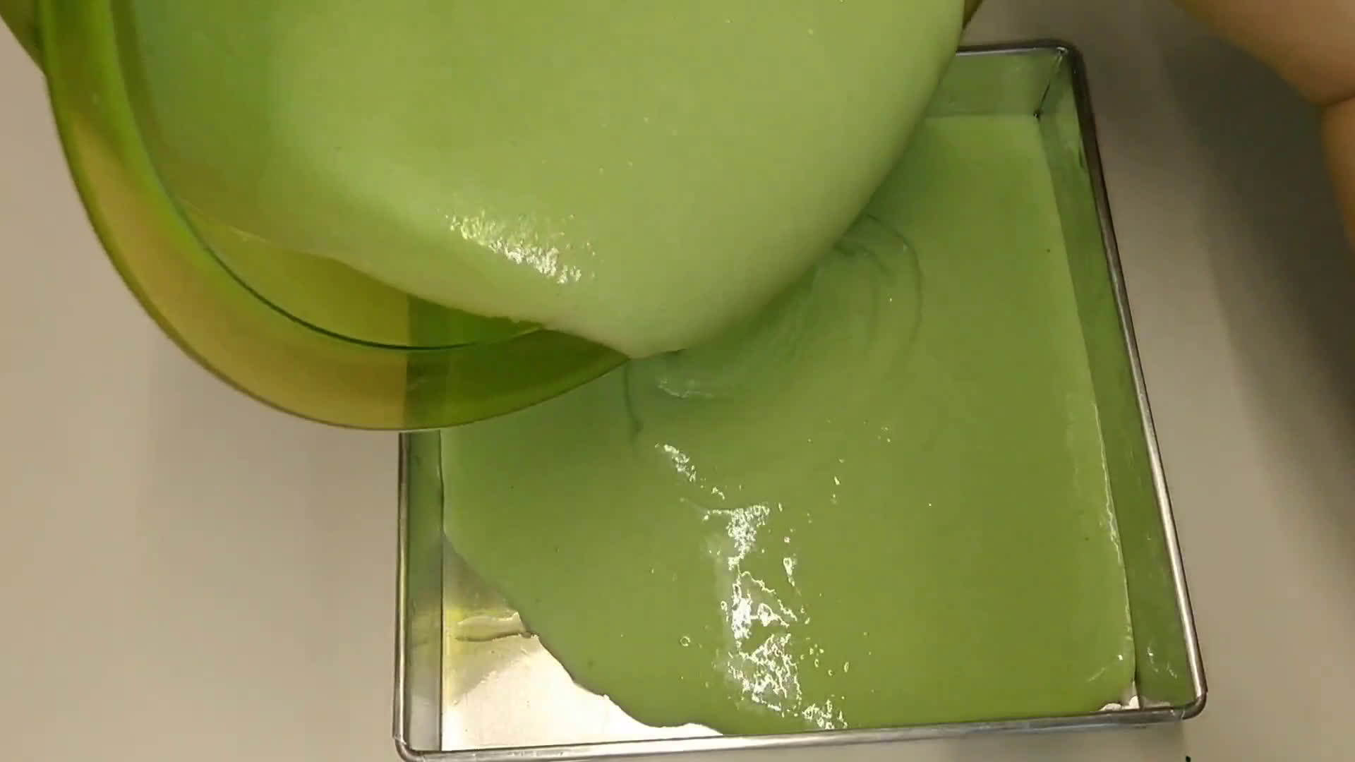 Foto langkah ke 6 dari resep 182. Apem Pandan Kukus.