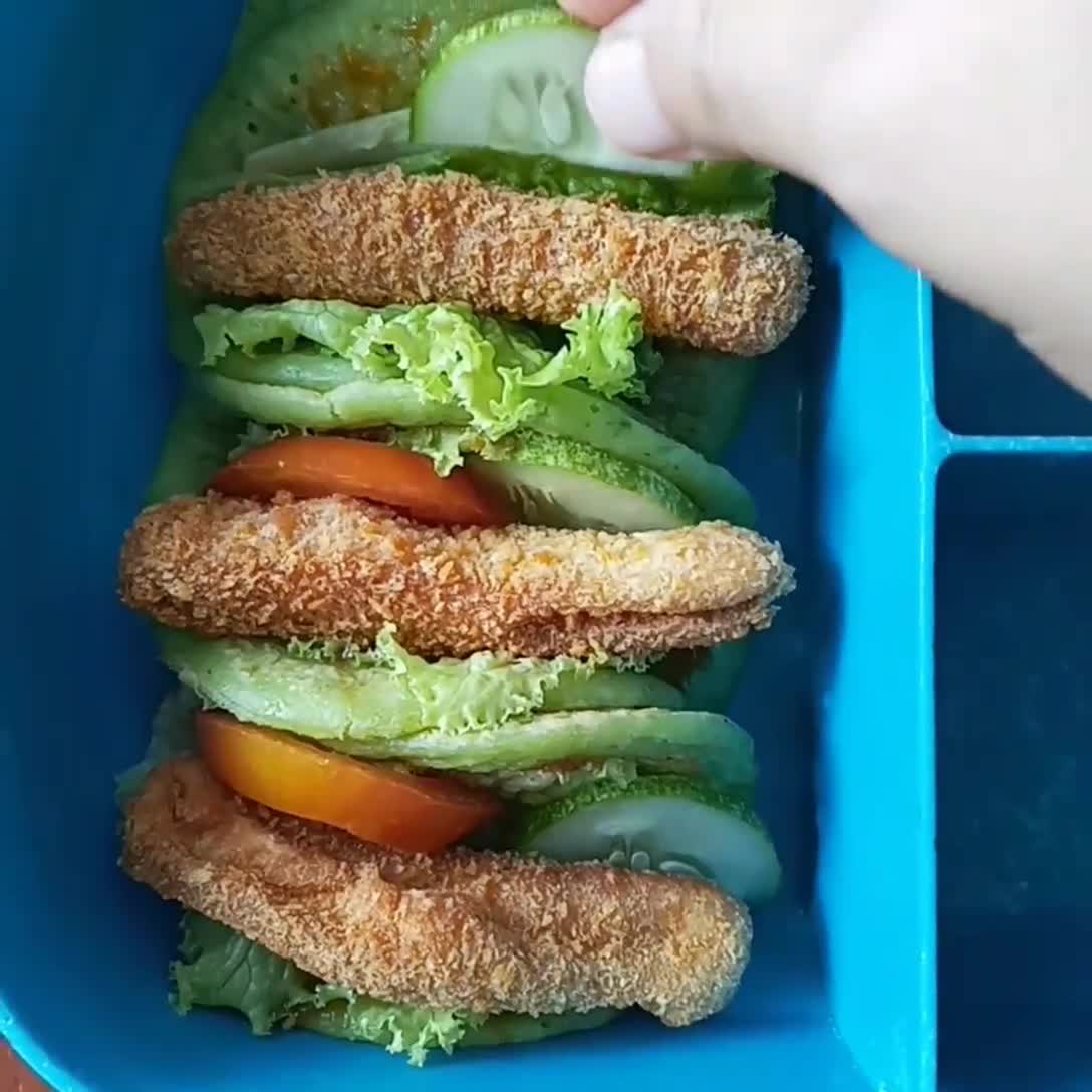 Foto langkah ke 2 dari resep Rice Green Sandwich Pancake.