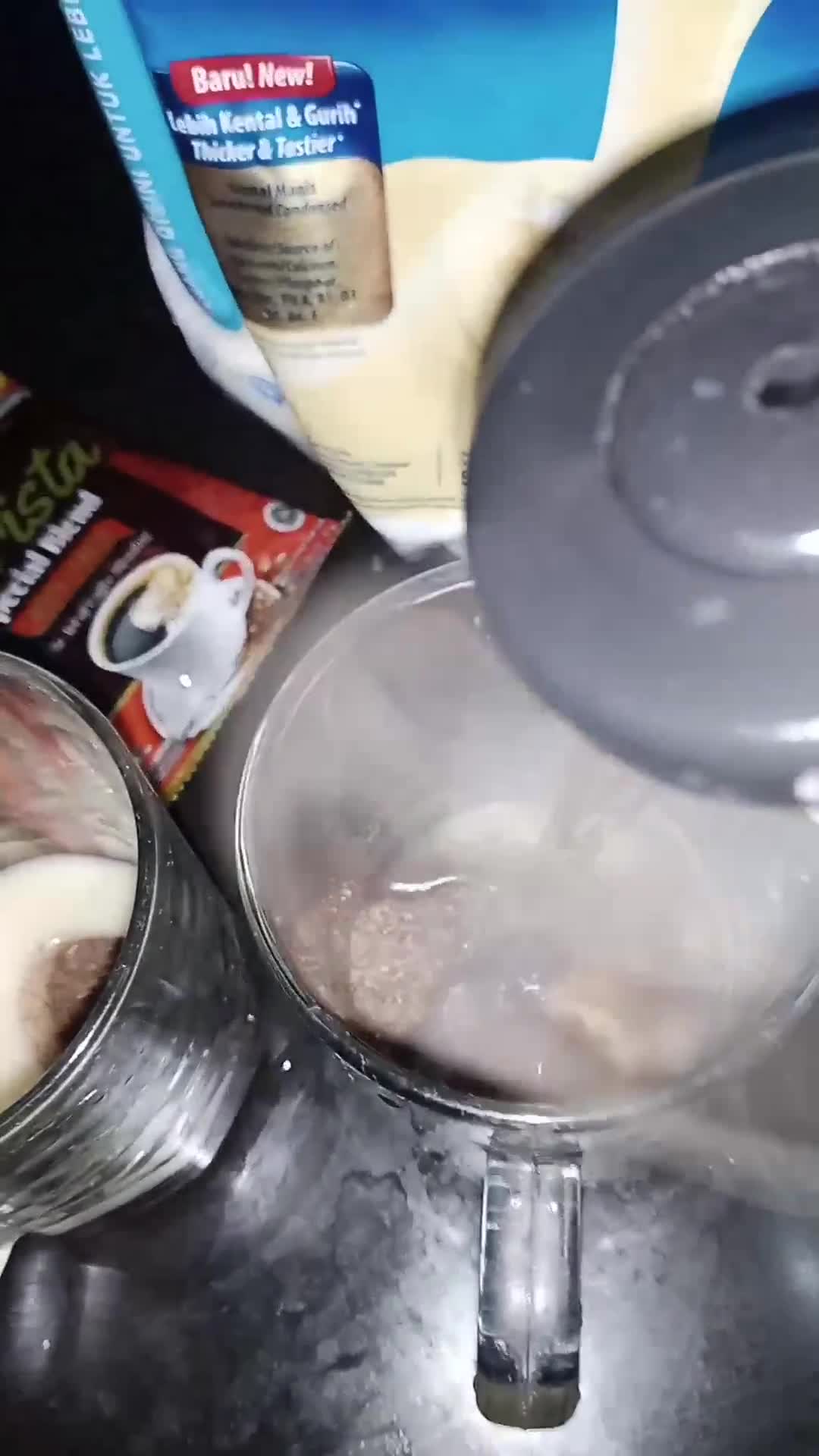 Foto langkah ke 3 dari resep Kopi Susu.