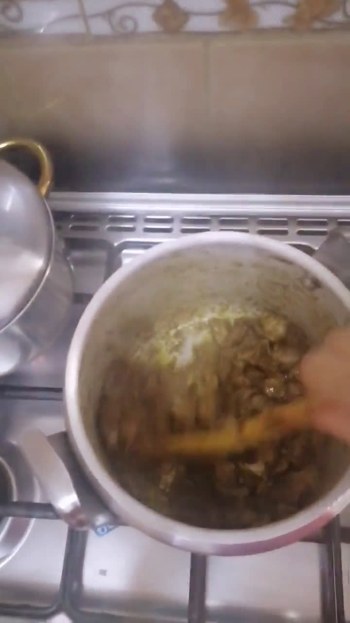 صورة لخطوة 4 من وصفة إيدام الفاصوليا الخضراء باللحمه من المطبخ السعودي 🇸🇦💚