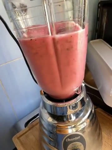 Foto del paso 3 de la receta: Licuado y helado