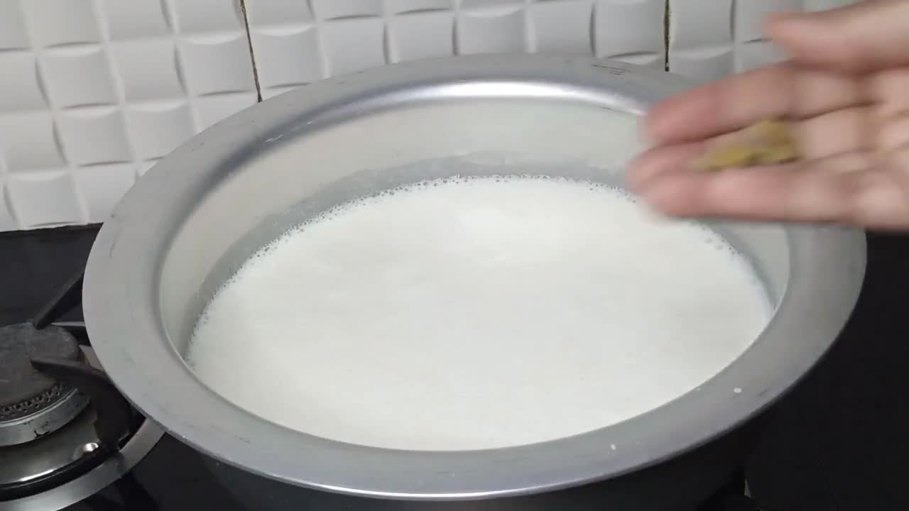 A picture of step 3 of Kesar Badam ka Sarbat.