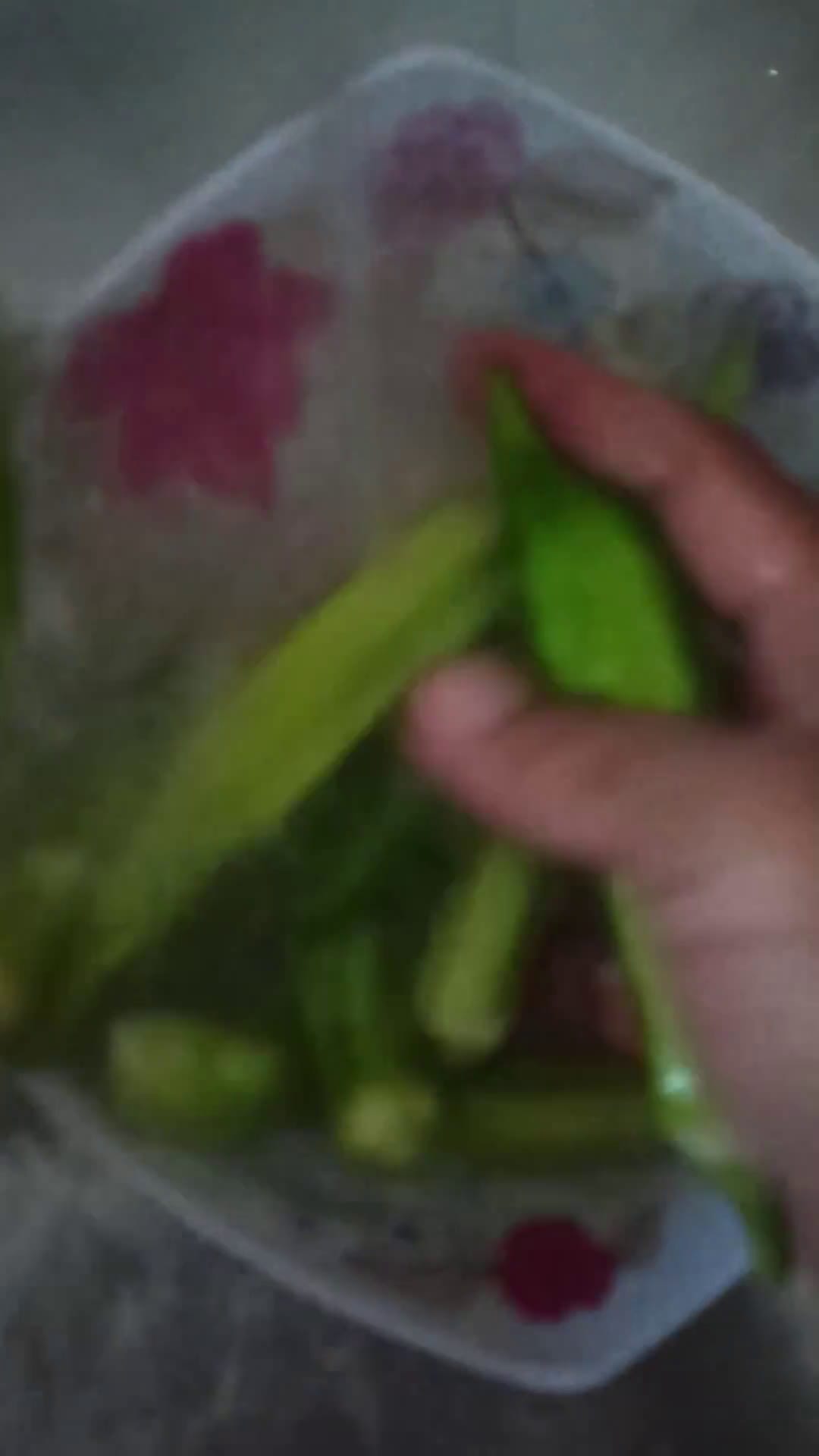 Foto langkah ke 1 dari resep Tumis Okra Udang.