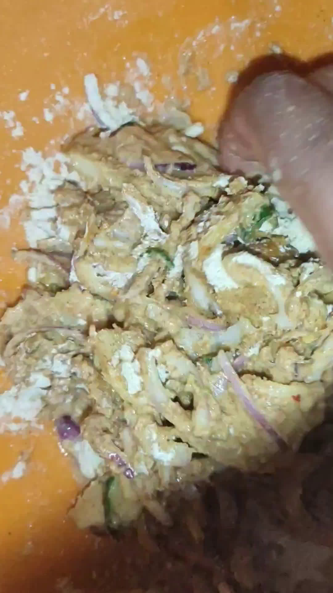 A picture of step 4 of Crispy Crunchy Pakoray.