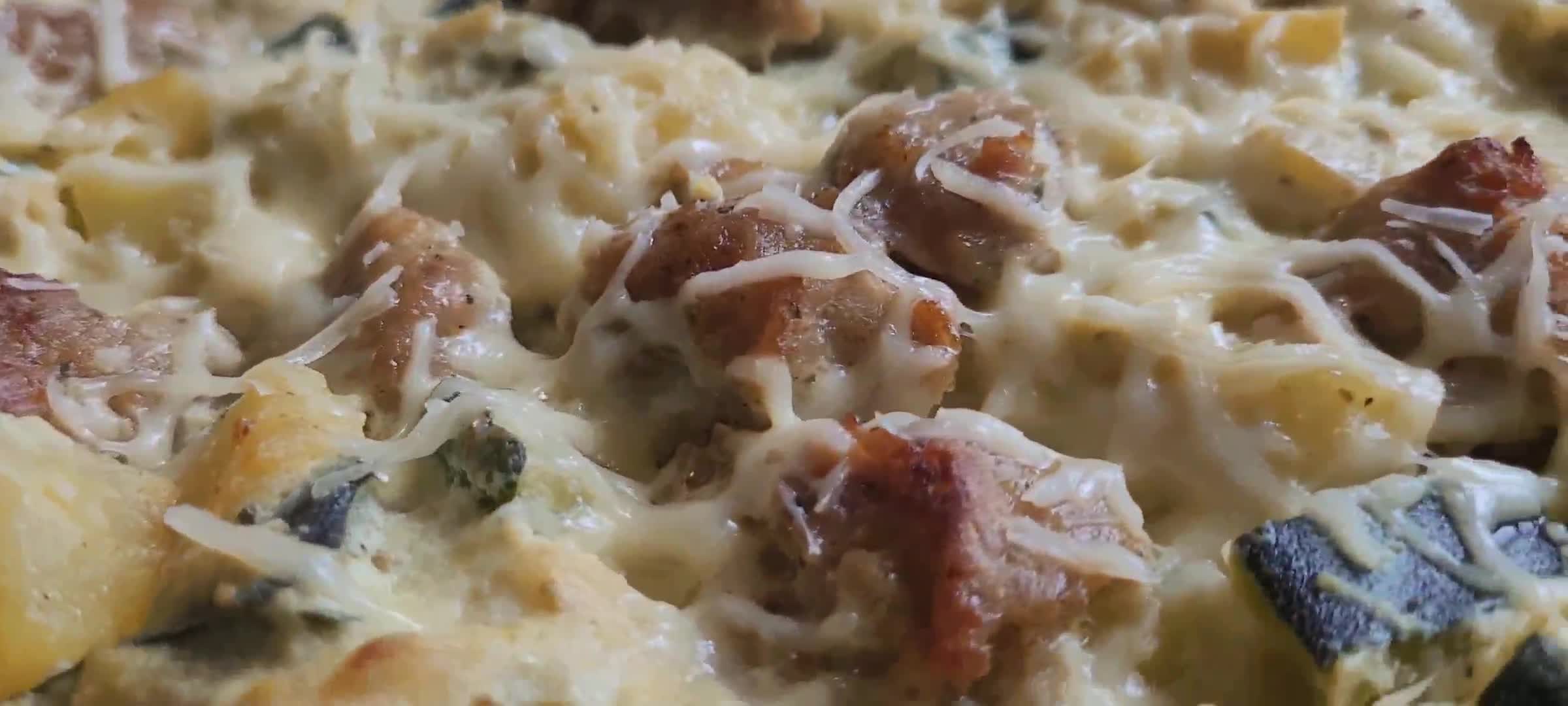 Une image de l'étape 8 de Tarte salée Courgettes, Saucisses et Pomme de terre, recette italienne.