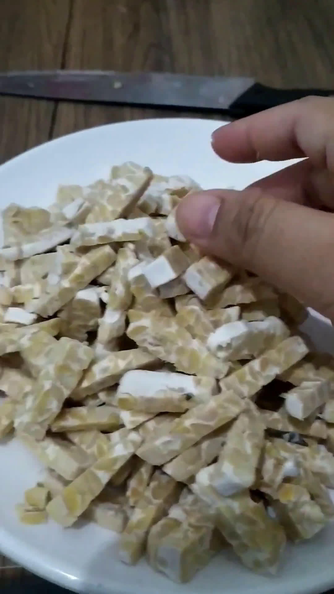 Foto langkah ke 1 dari resep Sambal Goreng Tempe & Teri.