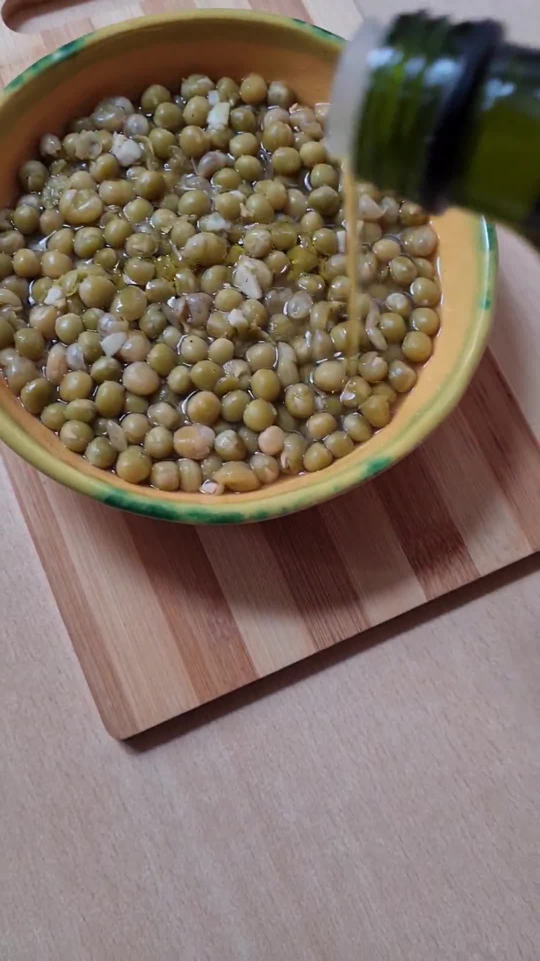 Foto del paso 3 de la receta: Sopita de arvejas secas enteras al ajo 🫛🧄 Sopa de guisantes secos enteros al ajillo 🫛 🧄