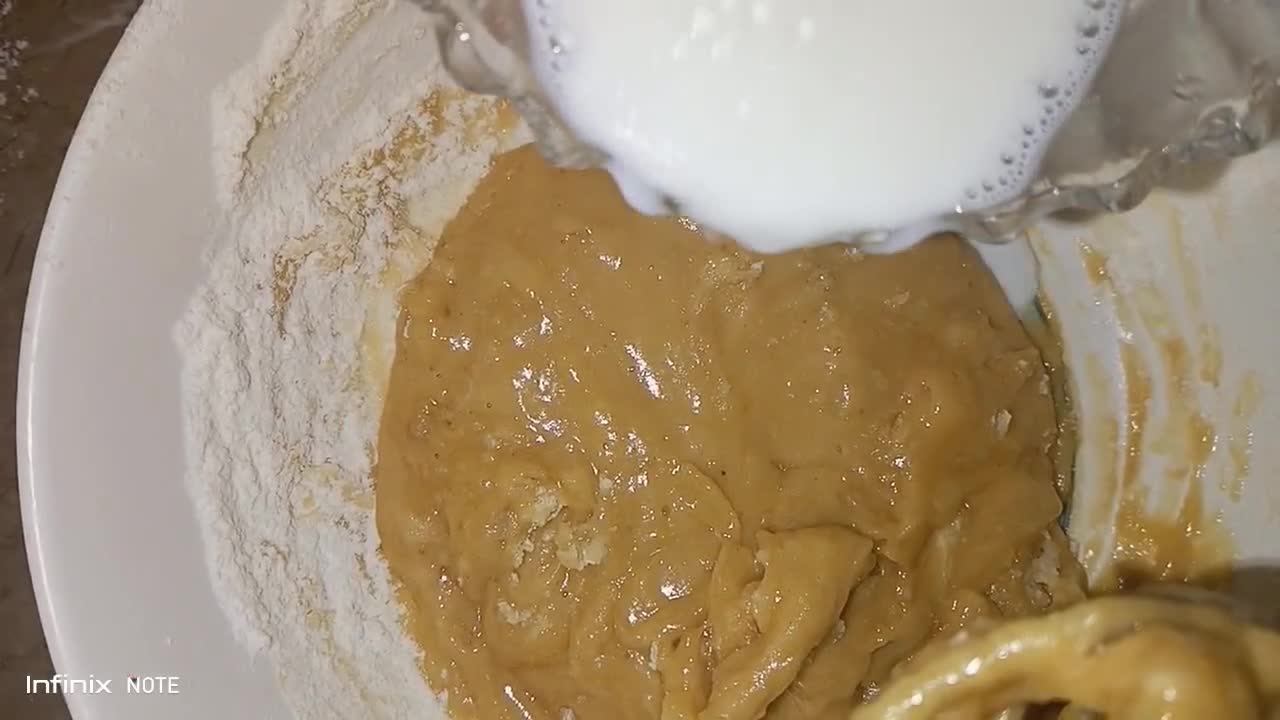 A picture of step 4 of Honey pancake.