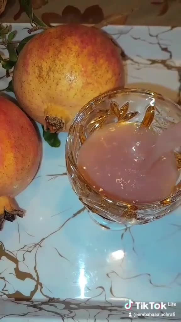 صورة لخطوة 2 من وصفة عصير الرمان