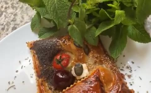 Une image de l'étape 8 de Pâte feuilletée🍃 feta 🧀🍡apéro 🍢estival 🍭.
