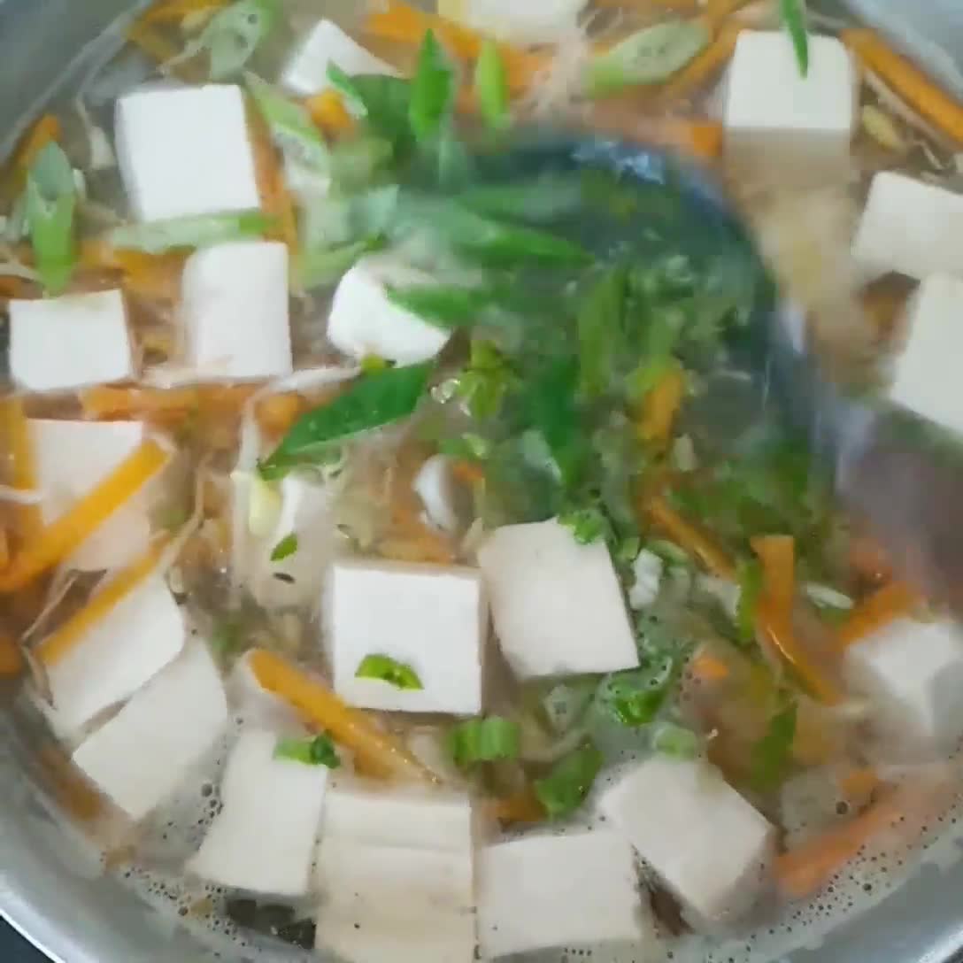 Foto langkah ke 3 dari resep Kongnamul Guk (콩나물 국) Sup Tauge Korea.