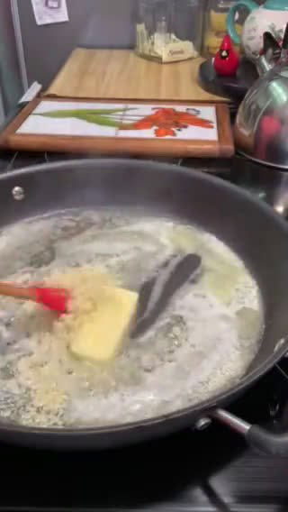 Foto del paso 2 de la receta: Camarones Al Mojo de Ajo #lacocinadeconsuelo