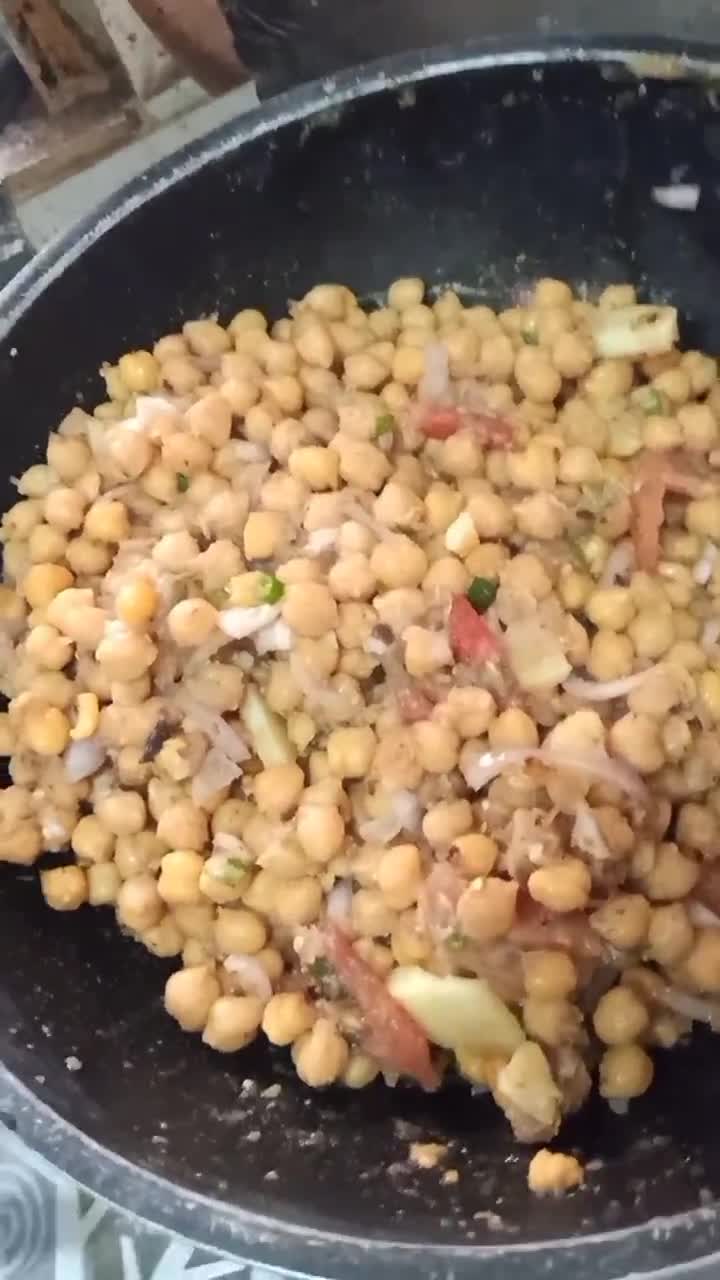 A picture of step 1 of Chana chaat.