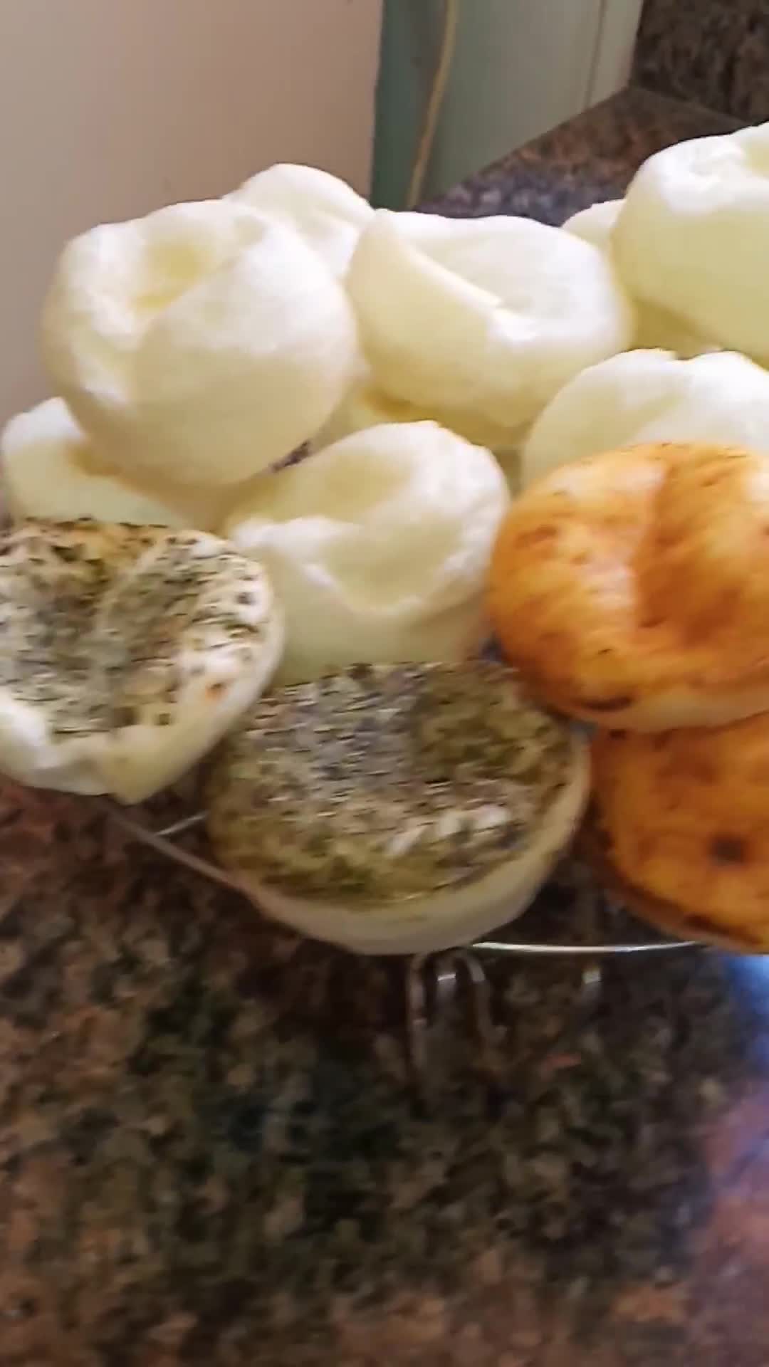 Foto del paso 5 de la receta: Pancitos inflados festivos: sin gluten ni lactosa ni leudantes